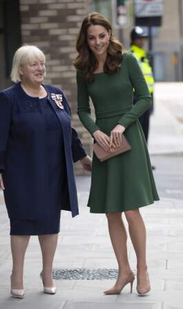 Kate Middleton inaugure la Pears Family School à Londres