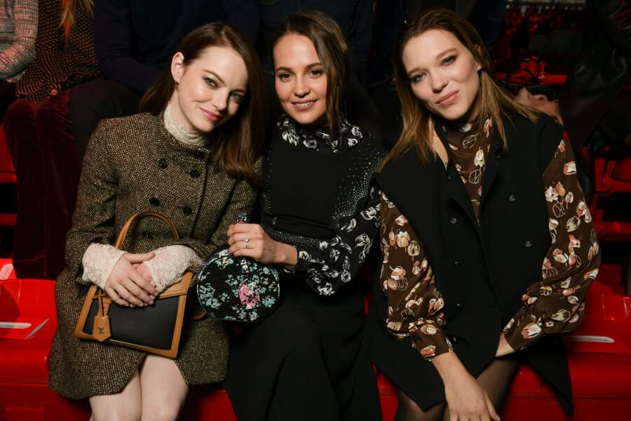 Emma Stone, Alicia Vikander et Lea Seydoux au défilé Louis Vuitton, mardi 5 mars au Louvre, à Paris