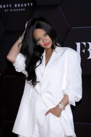 Rihanna à Séoul le 17 septembre 2019 dans un ensemble signé Jacquemus