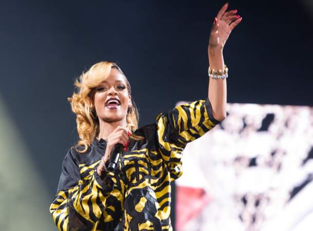 Du haut de ses 25 ans, Rihanna a gagné 43 millions de dollars cette année