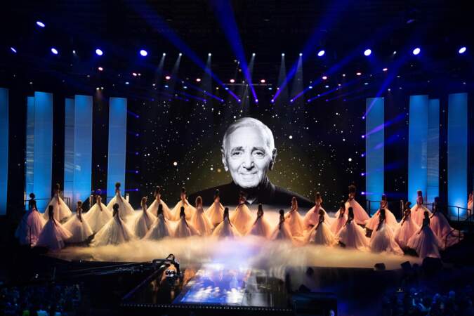 Le sublime hommage à Charles Aznavour durant la cérémonie Miss France 2019 à Lille