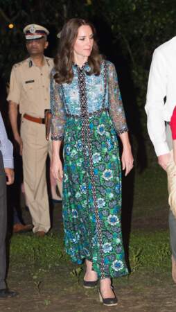 Pour le 3ème jour de voyage officiel, Kate Middleton avait choisi une robe Anita Sui estimée à 1 010 €