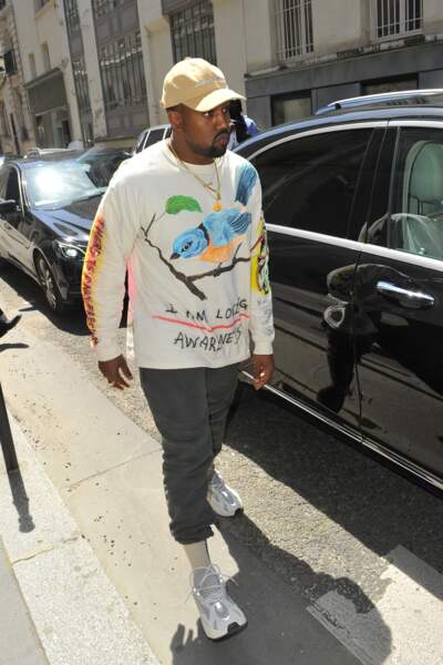Si si, Kanye West est super content d'assister au défilé Louis Vuitton 