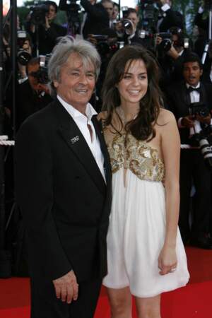 Accompagné de sa fille Anouchka Delon en 2007