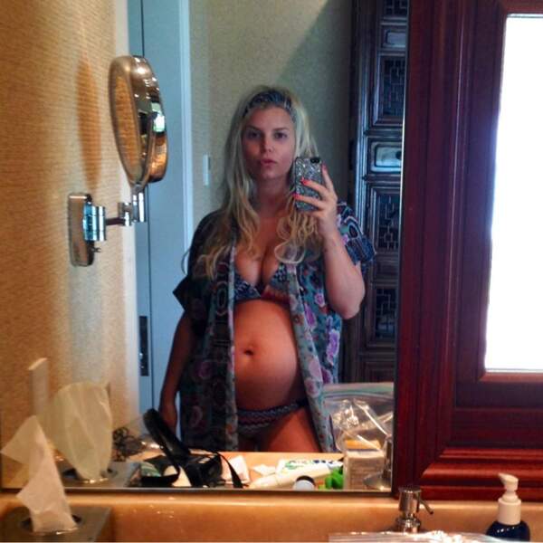 Jessica Simpson, très enceinte