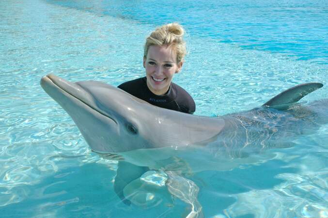 Les people posent avec des animaux : Hilary Duff