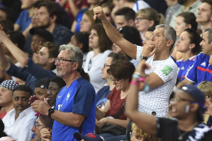 Totalement investi, Nagui siffle pendant ce match de quart de finale où la France a lutté contre les Etats-Unis