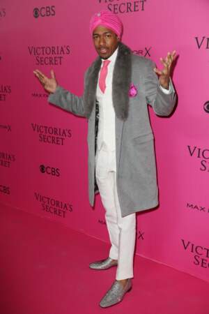 Défilé Victoria's Secret : Nick Cannon, l'ex de Mariah Carey, en turban rose
