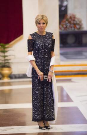 Brigitte Macron très élégante en robe longue pour assister au banquet du président de la République d'Inde