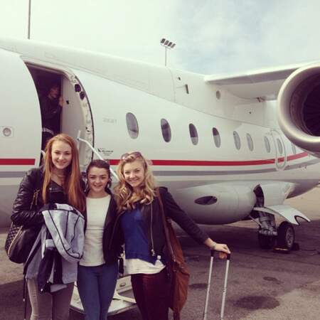 Elle a aussi pris l'avion avec sa soeur Sansa et Margaery Tyrell