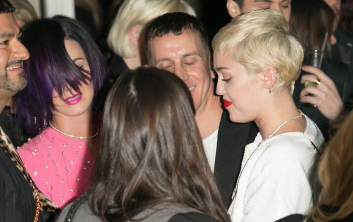 Katy Perry et Miley Cyrus ne se sont pas arrêtées au photocall et ont direct filé à la soirée !