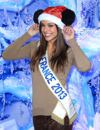 Miss France 2013 teste les oreilles de Mickey