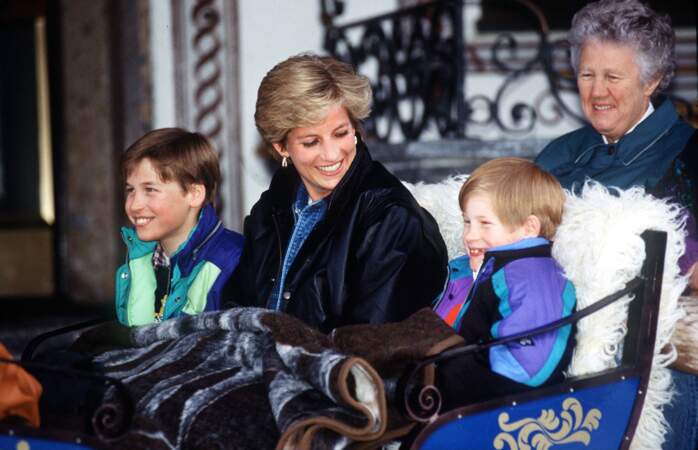 Mars 1993 : Lady Diana avec ses deux fils en promenade en calèche à la montagne