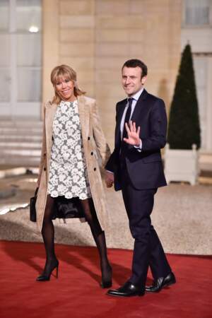 Le look de Brigitte Macron - 10 mars 2016 : lors du dîner à l'Elysée en l'honneur du couple royal néerlandais