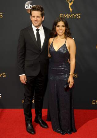 Emmy Awards 2016 : America Ferrara en Jenny Packham et son mari Ryan Piers Williams