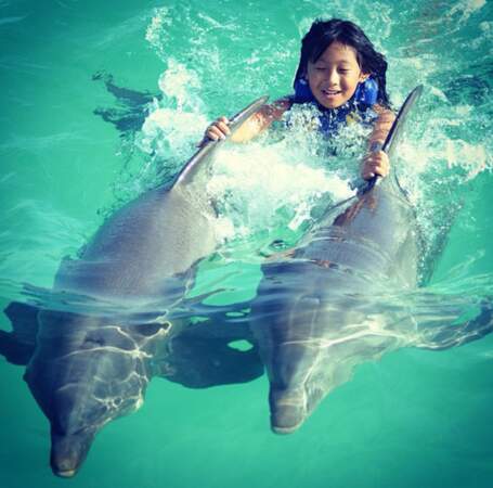 En nageant avec les dauphins, Jade a réalisé un de ses rêves