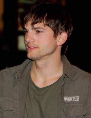 C'est Ashton Kutcher, marié pendant six ans avec Demi Moore, de quinze ans son aînée