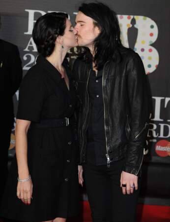 Lana Del Rey et Barrie-James O’Neill s'embrassent