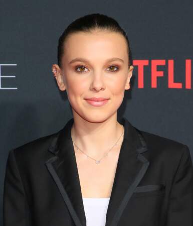 10 coiffures pour cheveux courts - Millie Bobby Brown