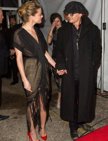 Amber Heard arrive main dans la main avec Johnny Depp aux Texas Film Awards