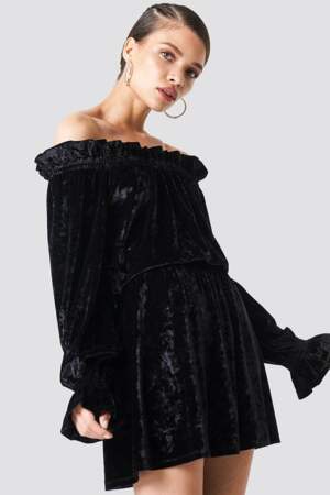 Robe col Bardot en velours, Na-Kd, 55,95€