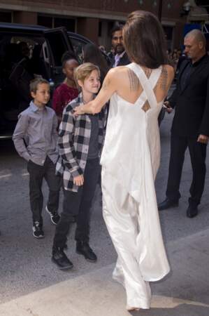 Angelina Jolie est rejointe par quatre de six enfants