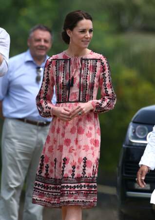 Pour le 4ème jour de voyage officiel, Kate Middleton avait choisi une robe Topshop estimée à 95 €