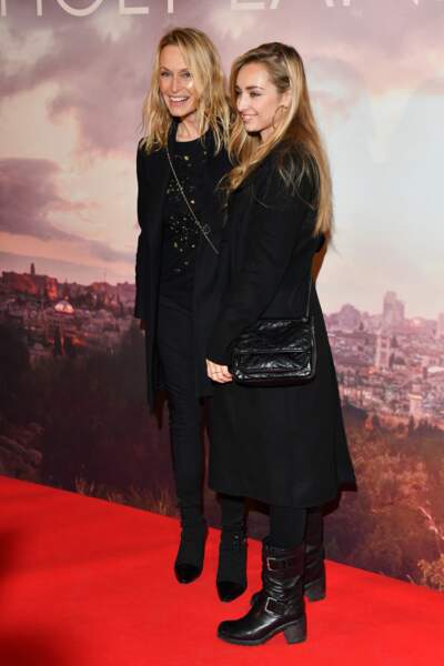 Estelle Lefébure et Emma Smet à l’avant-première d’Holy Lands, le 4 décembre à Paris