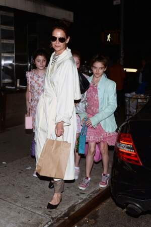 Katie Holmes emmène sa fille Suri et ses amies au restaurant à New York pour ses 13 ans