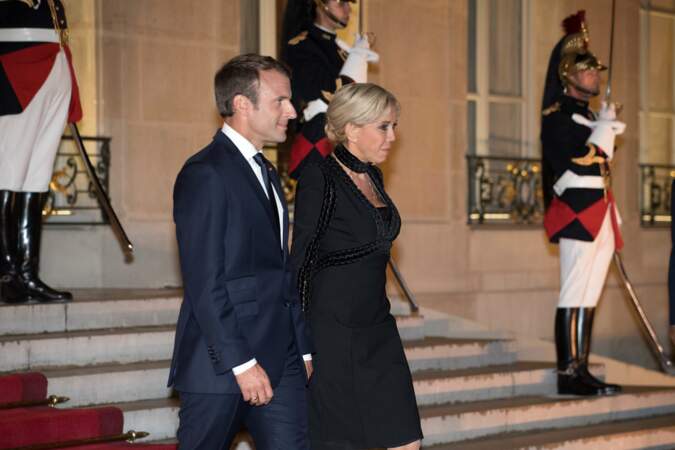 Brigitte Macron ultra chic en petite robe noire pour un dîner d’état à l’Elysée