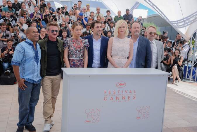 Cannes 2016: Charlize Theron et Sean Penn ont posé loiiiiin l'un de l'autre