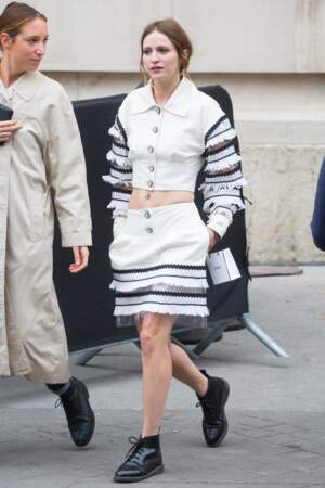 Christa Theret au défilé Chanel printemps-été 2019, mardi 2 octobre au Grand Palais