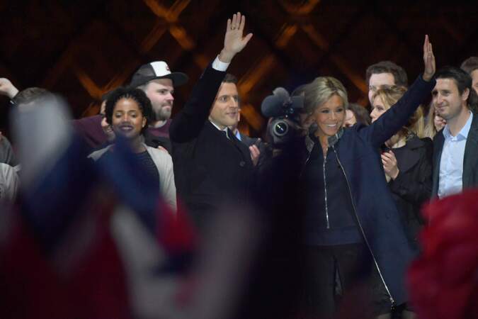 Emmanuel Macron fête sa victoire en famille au Louvre
