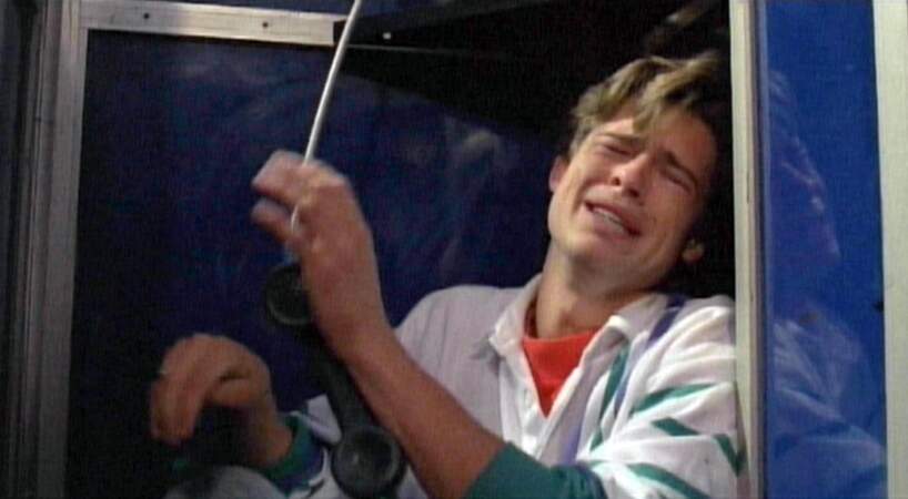 Brad Pitt dans Cutting Glass en 1989