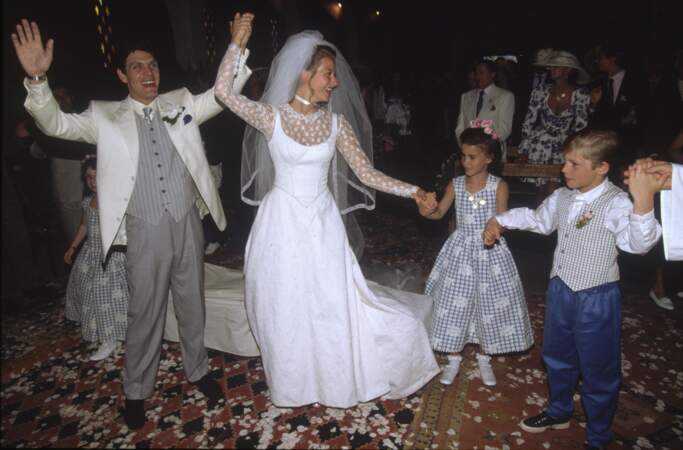Mariage de Marc Lavoine et Sarah Poniatowski le 26 mai 1995, avec Alain Delon