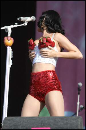 Katy Perry, très appétissante ! 