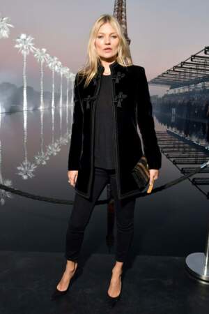 Kate Moss au défilé Saint Laurent à la fashion week de Paris, le 25 septembre