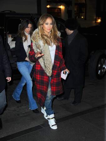 Les do et les don’ts de la semaine : les bottines blanches - Jennifer Lopez