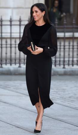 Meghan Markle a opté pour une robe Givenchy.
