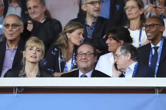 Julie Gayet et François Hollande assistent au match entre la France et la Chine, le 31 mai 2019