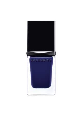 Vernis à ongles « Strong 12 », Givenchy, 26,50 €. 