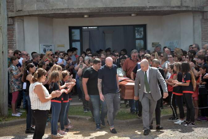 Obsèques d'Emiliano Sala : famille et amis du footballeur réunis dans son village en Argentine 