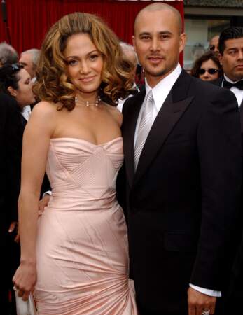 Jennifer Lopez et Cris Judd se sont dit oui en septembre 2001. Avant de divorcer 9 mois plus tard en juin 2002.