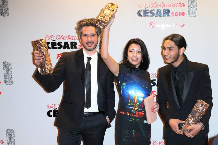 L'équipe du film "Shéhérazade", l'un des favoris de la soirée, pose avec ses trois récompenses