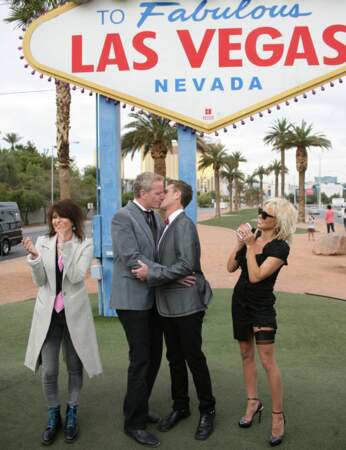 Alerte à Las Vegas : Chrissie Hynde et Pamela Anderson marient Dan Mathews (vice-président de Peta) et Jack Ryan