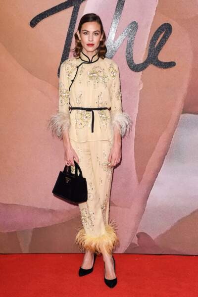 British Fashion Awards : Alexa Chung ravissante en Prada
