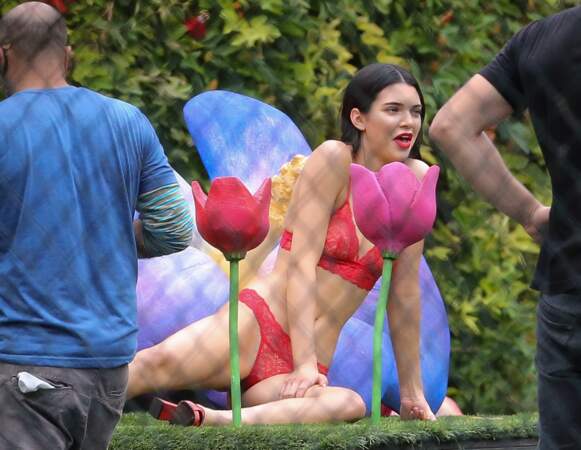Kendall Jenner en plein shooting photo sexy 