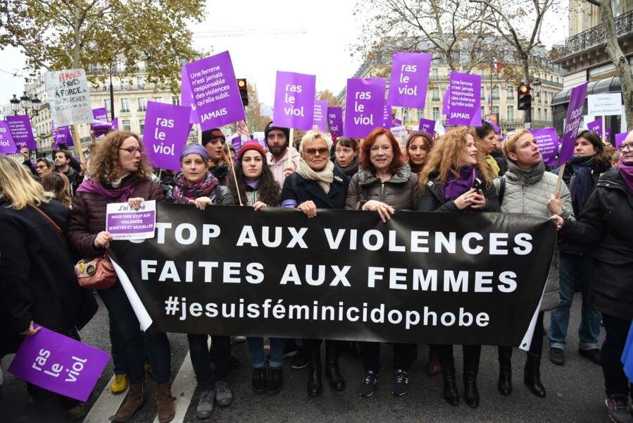 Anonymes et célébrités ont assisté à la marche contre les violences faites aux femmes