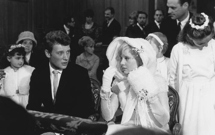 Au mariage de Sylvie Vartan et Johnny Hallyday, à Loconville, en avril 1965
