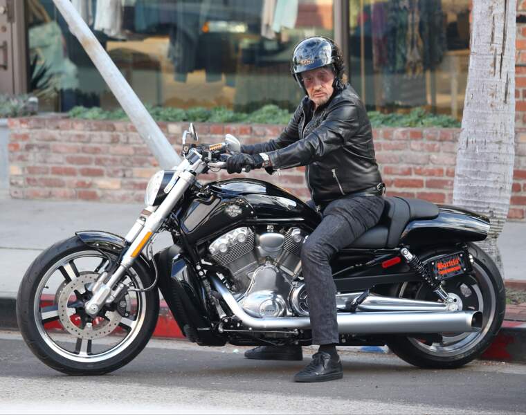 Johnny Hallyday au guidon d'une de ces motos qu'il adorait, le 29 octobre 2013 à Los Angeles